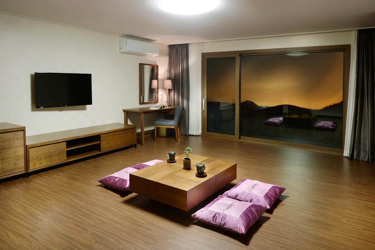 Jeju Aerospace Hotel Seogwipo Esterno foto