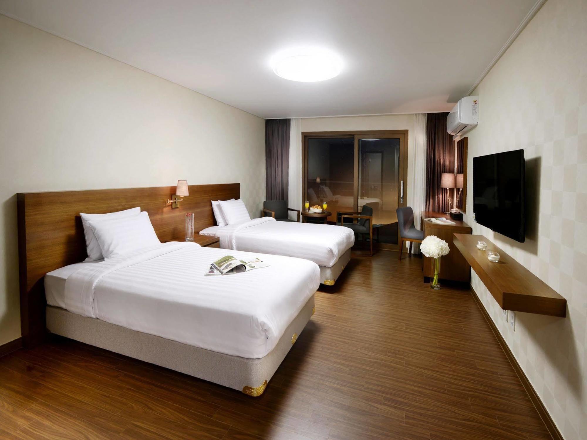 Jeju Aerospace Hotel Seogwipo Esterno foto